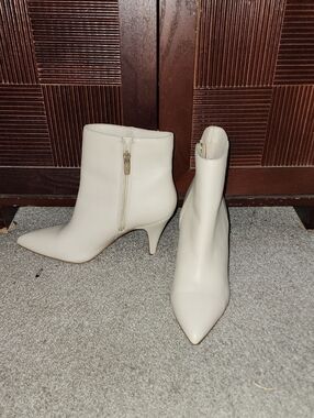 Vince Camuto Cream Pointed Toe Ankle Booties with Side Zip